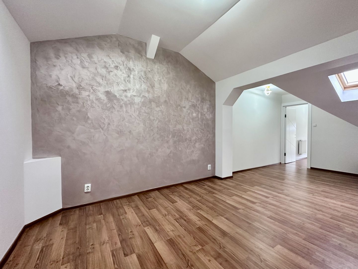 Apartament cu 3 camere de vânzare în Dumbravita - Poză 19