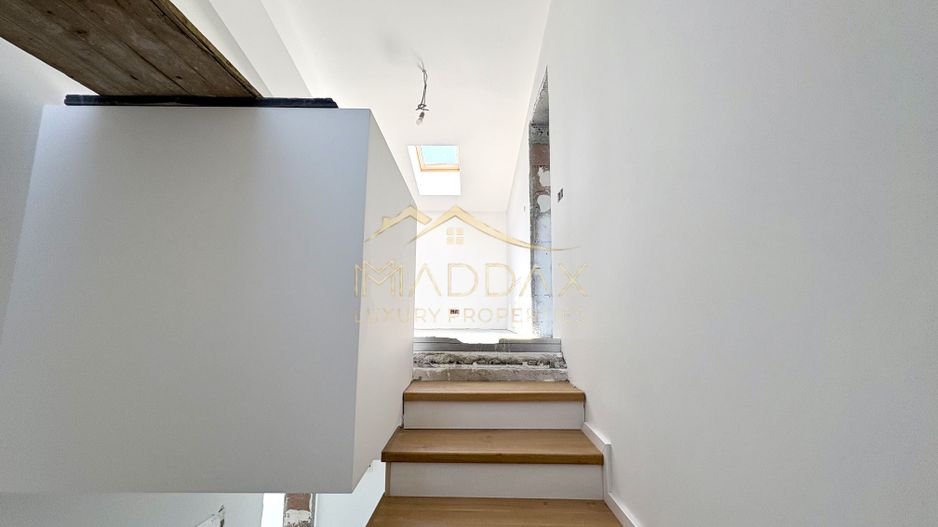 Vila Premium cu 6 camere Tunari  P+1+M ~ Exclusivitate - Poză 48