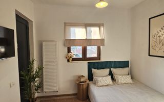 Apartament 4 camere ultracentral, renovat si mobilat, terasă spațioasă. - Poză 2
