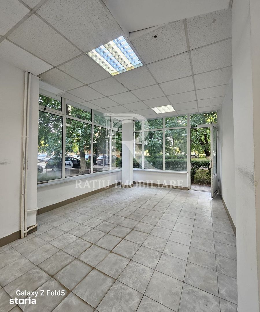 Spațiu comercial de închiriat | Bulevardul Dacia | 2 încăperi | Acces - Poză 1