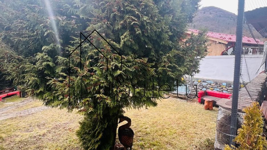 Pensiune de vânzare | 400 MPU | 10 Camere | Rasinari - Curmatura - Poză 39