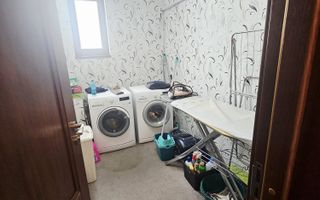 Vilă spațioasă Strejnicu S+P+1E+M, 8 camere, garaj, teren 595 mp - Poză 69