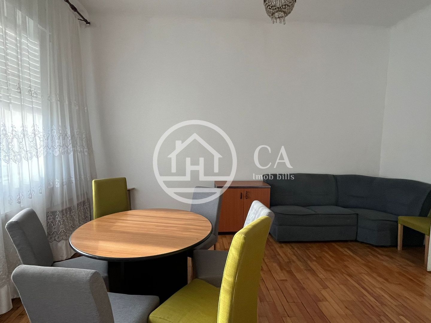 Casă de închiriat cu 3 camere în zona Centrală, Oradea. - Poză 1