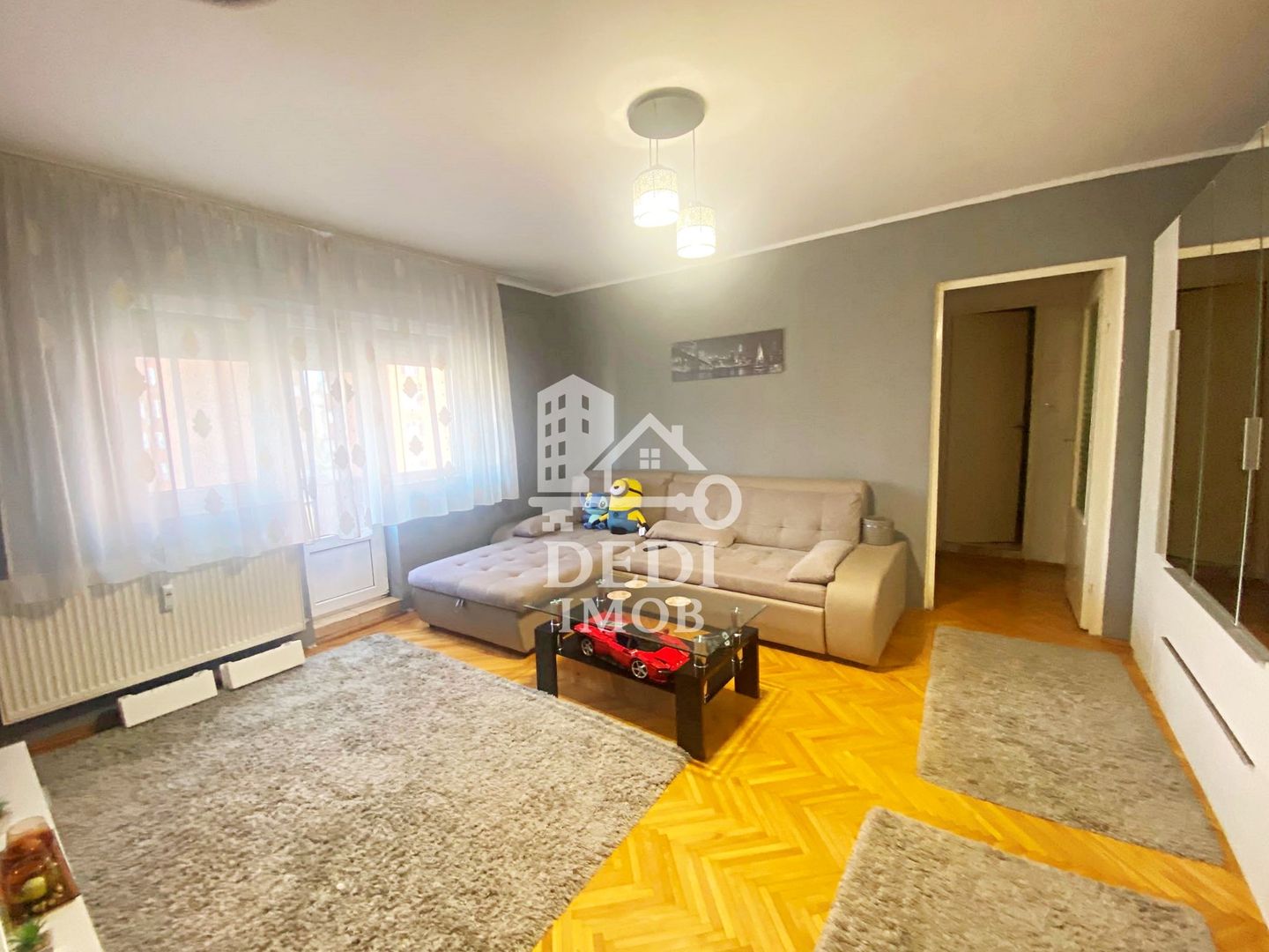 Apartament 3 camera de vânzare in zona Rogerius, Oradea - Poză 2