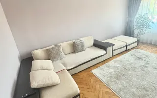 Apartament cu trei camere de vânzare, renovat complet, central - Poză 15