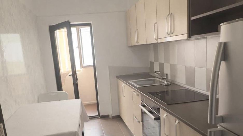 Vand apartament 2 camere - Poză 2