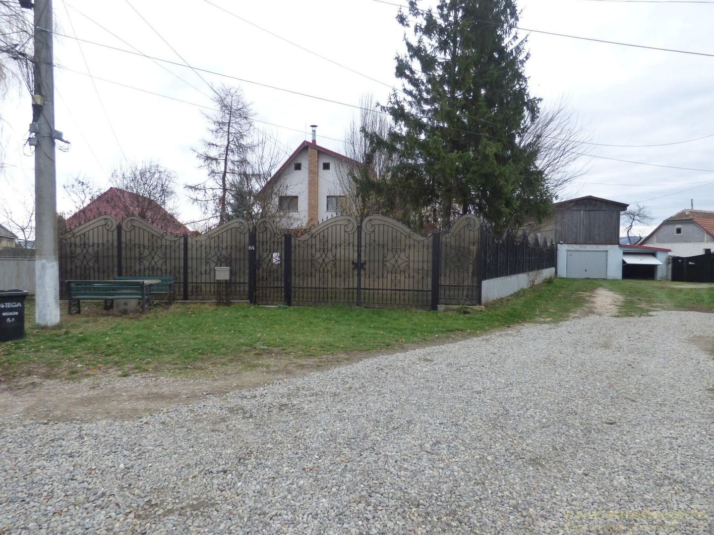 Proprietate deosebita - casa cu curte si livada - Poză 19