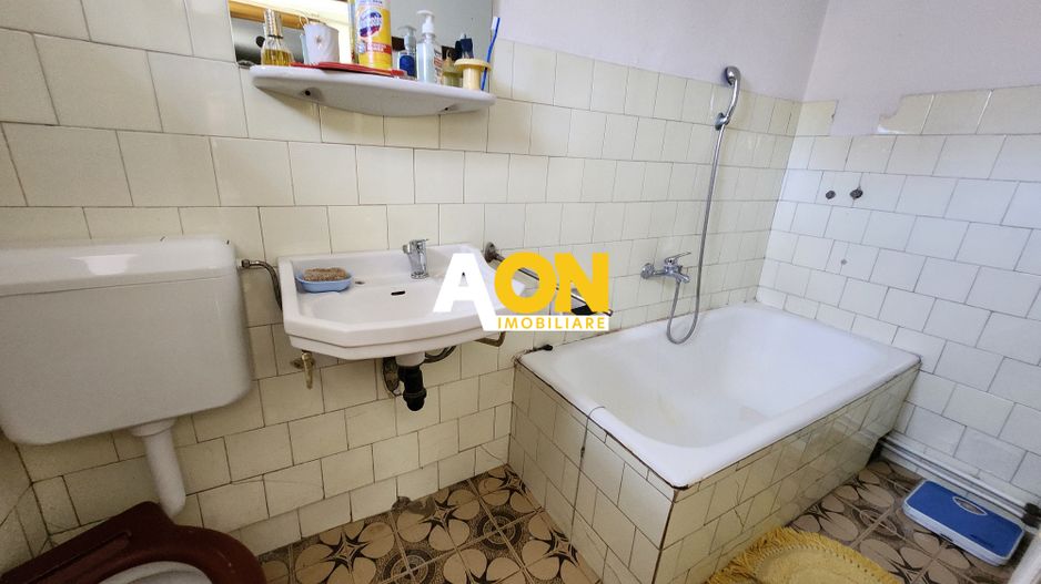 Casă cu 4 camere de vânzare în zona Barabant - Poză 12