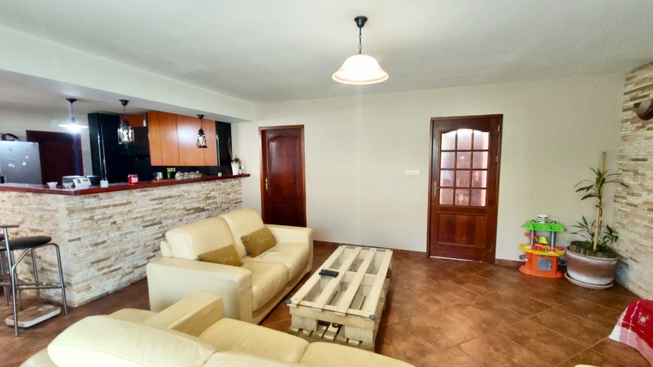 Casă cuplată/ Duplex, D+P+E, 640 teren, Str.Tautiului, Florești - Poză 8