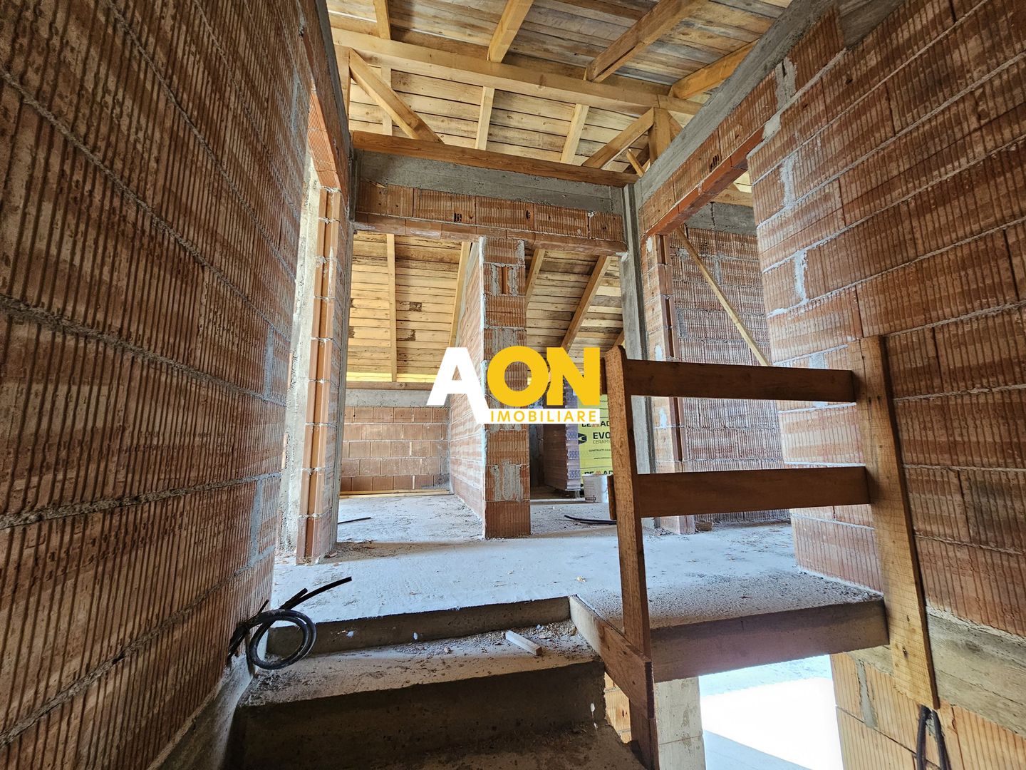 Casa la rosu, 4 camere, 2 bai, 345 mp teren, zona Ampoi 3 - Poză 10