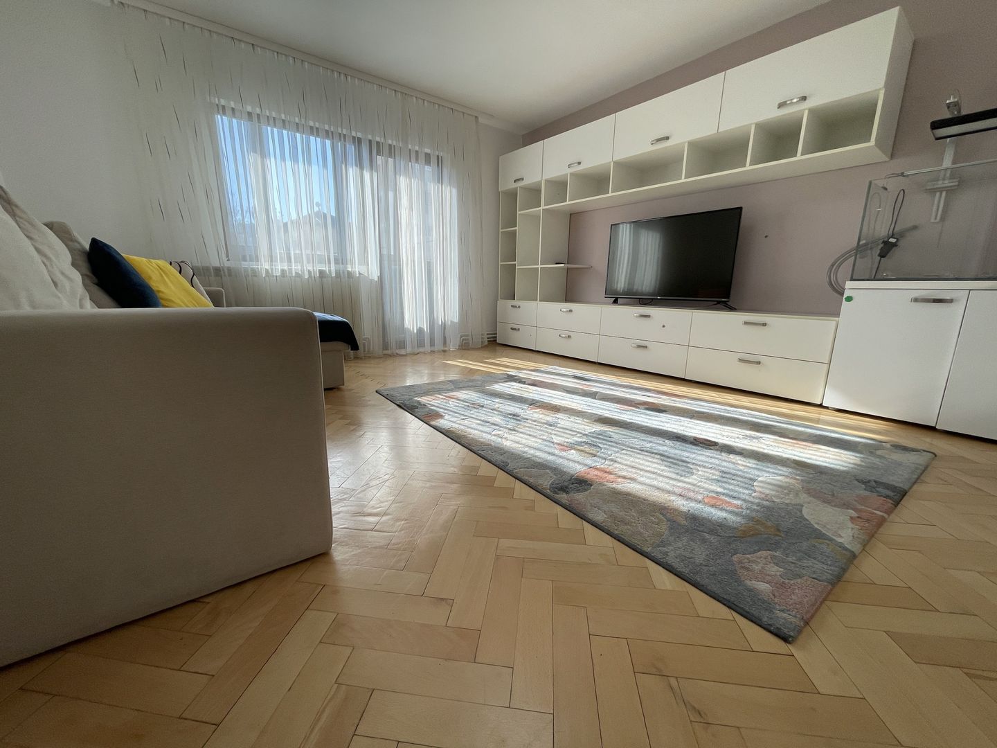 Apartament cu patru camere si garaj in zona Aradului - Poză 4