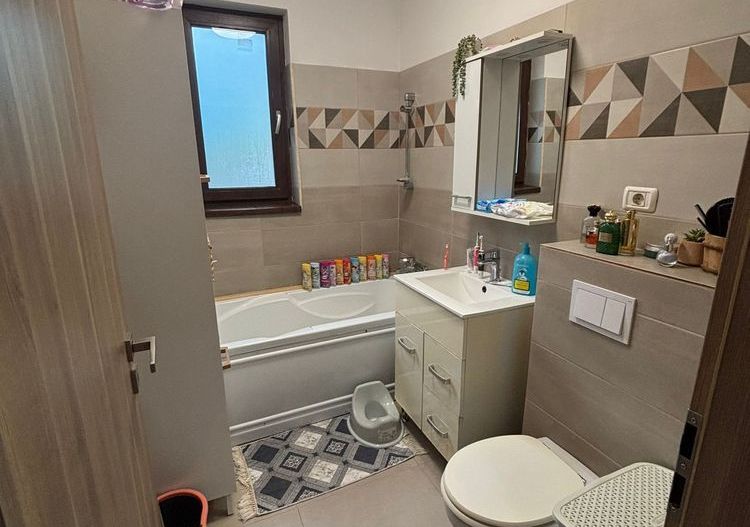 Giroc | 2 Camere | Curte proprie | Mobilat si Utilat | Loc de parcare - Poză 4