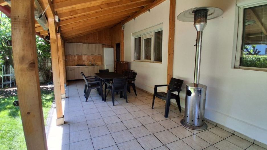 Oaza de liniste in Bariera Valcii – casa P+1 cu terasa, curte si acces securizat - Poză 28