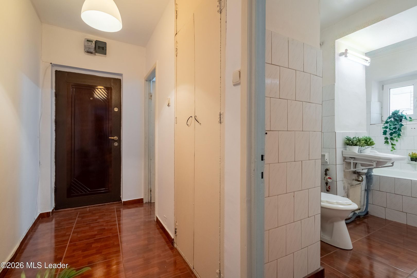 Garsoniera luminoasa Iuliu Maniu - Metrou Gorjului 2 minute - Poză 11