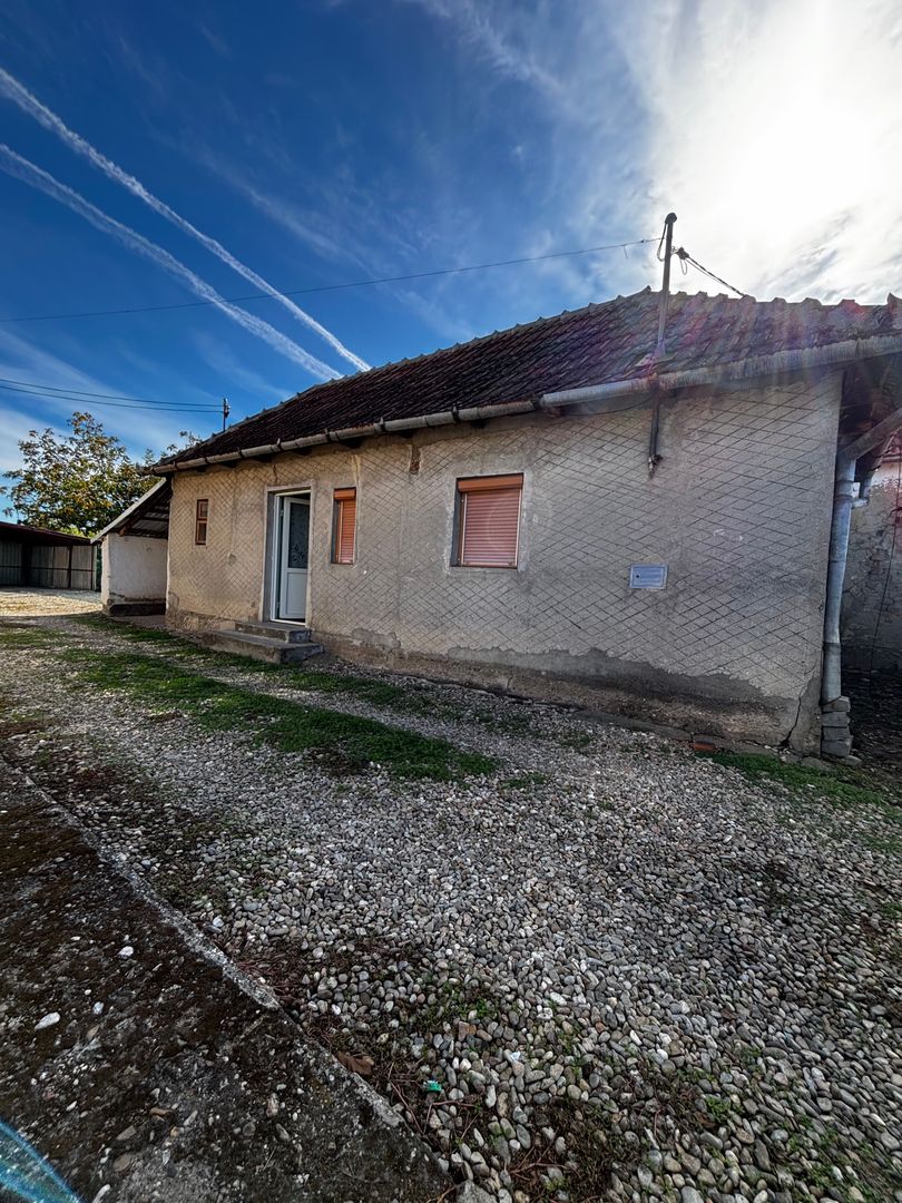Casa cu 1430 mp teren, la 20 km de Oradea - Poză 3