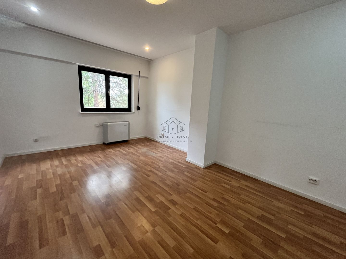 VILA CU 5 CAMERE LA INCHIRIERE PE MALUL LACULUI STRAULESTI - Poză 14