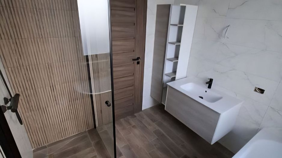 Locuinta individuala cu garaj- in stil mediteranean - Poză 8