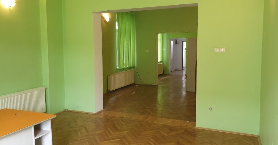 spatiu comercial in centrul istoric - Poză 2