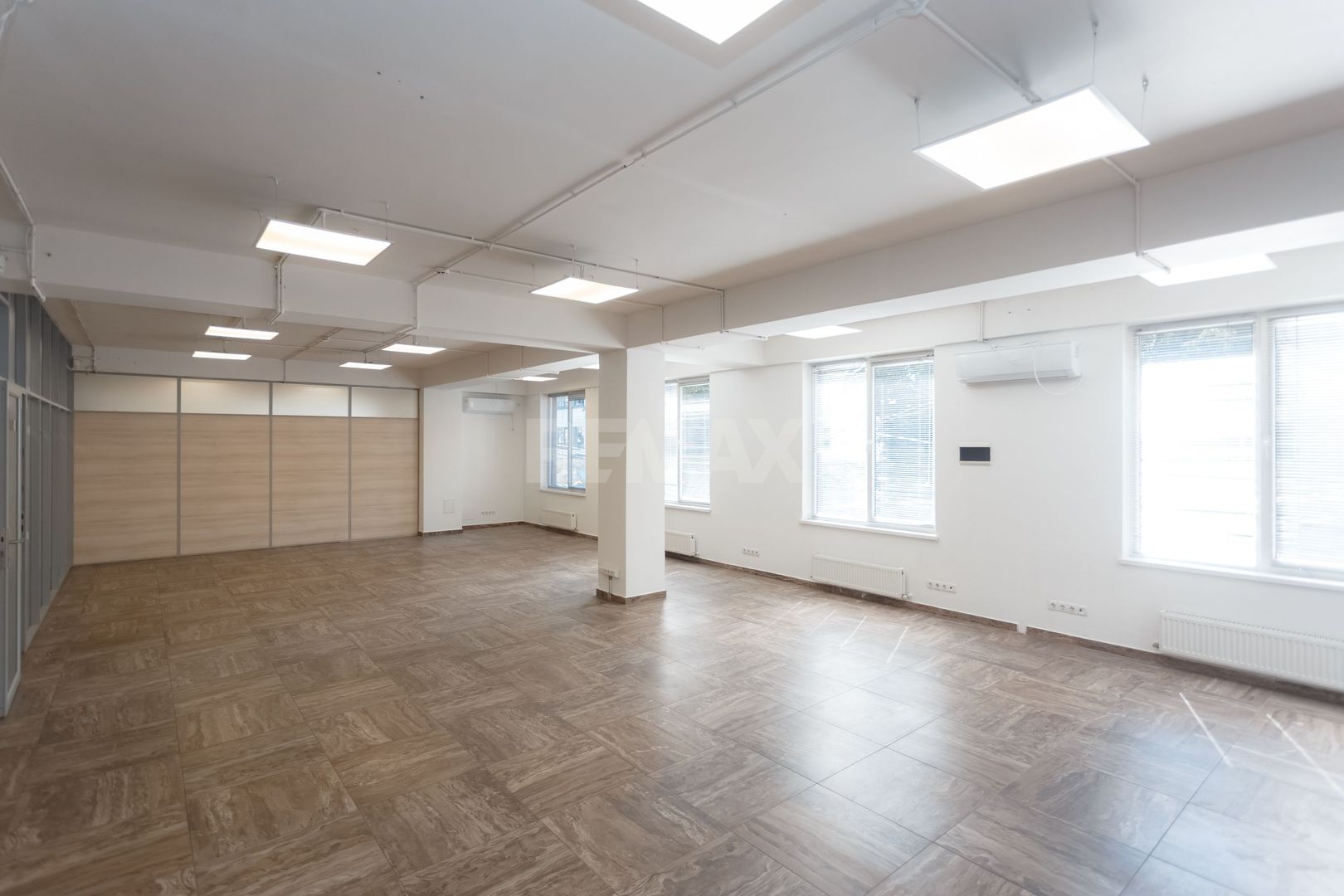 Vanzare oficiu in centru orasului - Poză 6