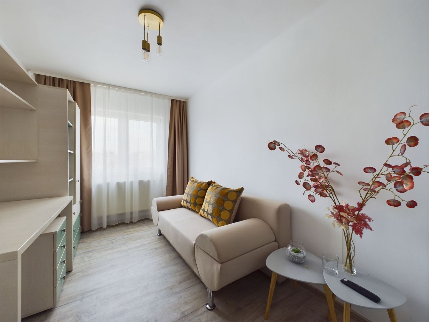 Apartament cu 3 camere în Vlaicu, Y-uri - Poză 2