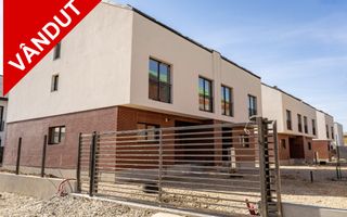 Vila Otopeni central 222mp cu gradina - Poză 1