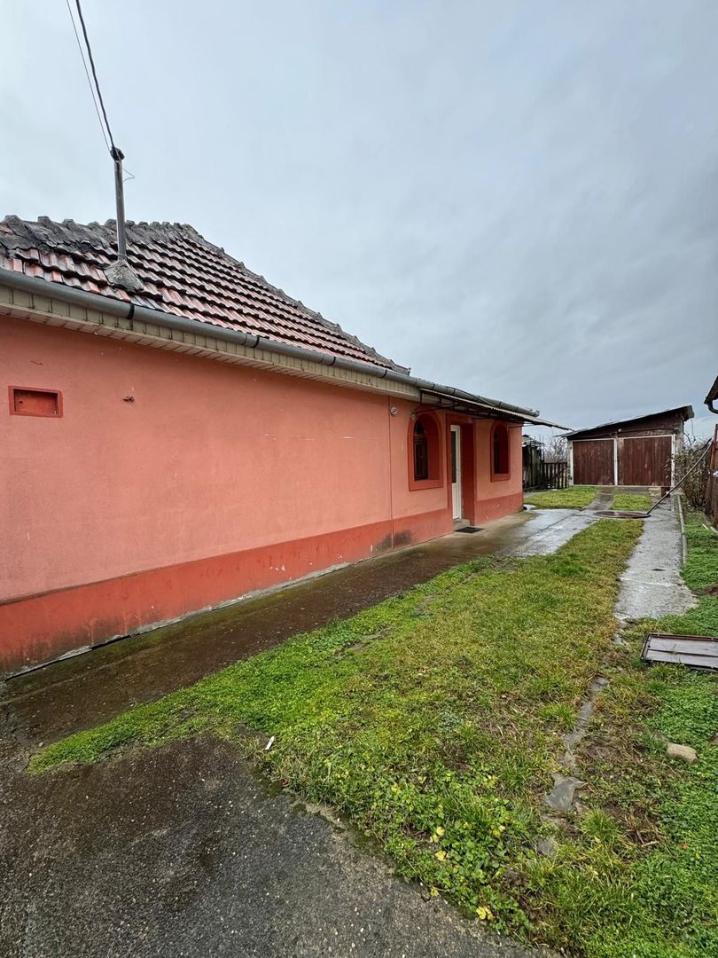 Casa de vanzare zona Sacadat - Poză 9