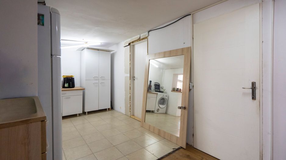 Casa 5 camere in Rogerius, la bulevard, cu acces auto - Poză 12