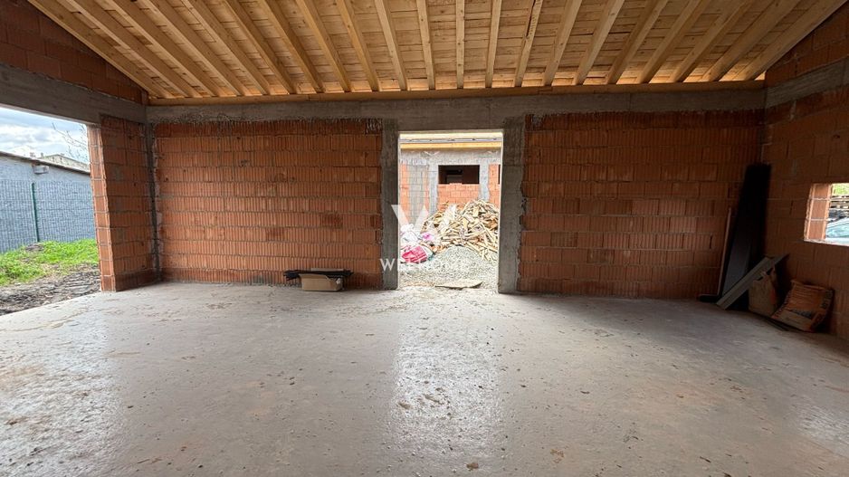 Casa spatioasa PE UN NIVEL in Sura Mica-Sibiu - Poză 3