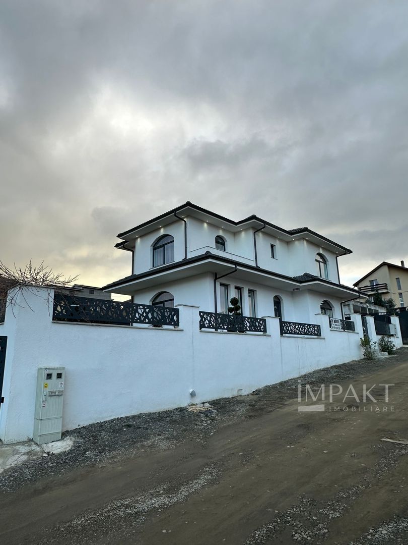 Casa superba de vanzare, situata intr-o zona aerisita a Dezmirului! - Poză 11