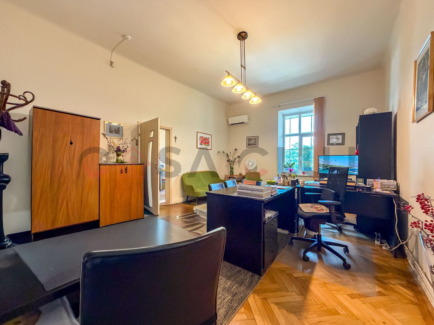 2 camere, zona centrala, finisat modern-locuinta sau birou - Poză 1