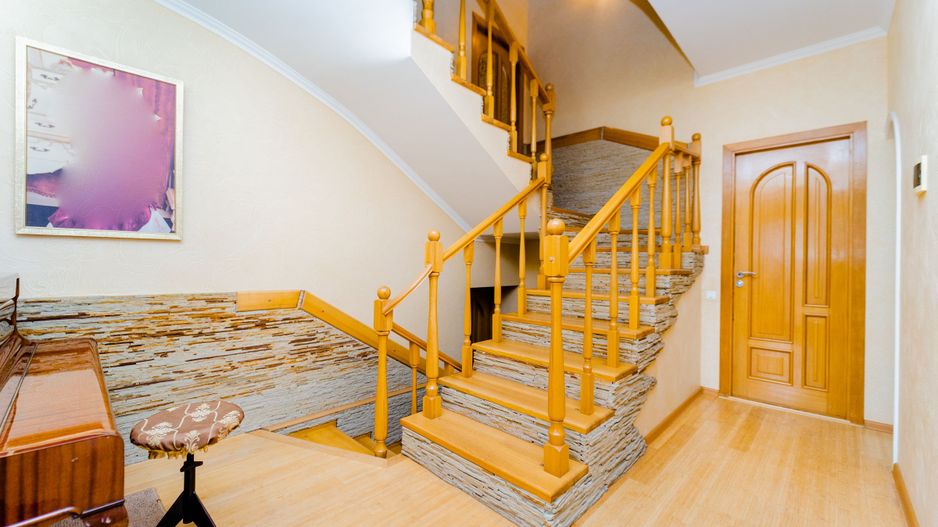 Casă în Chișinău, de vânzare, cu suprafața de 270 m2 pe teren de 6 ari or. Codru. - Poză 13