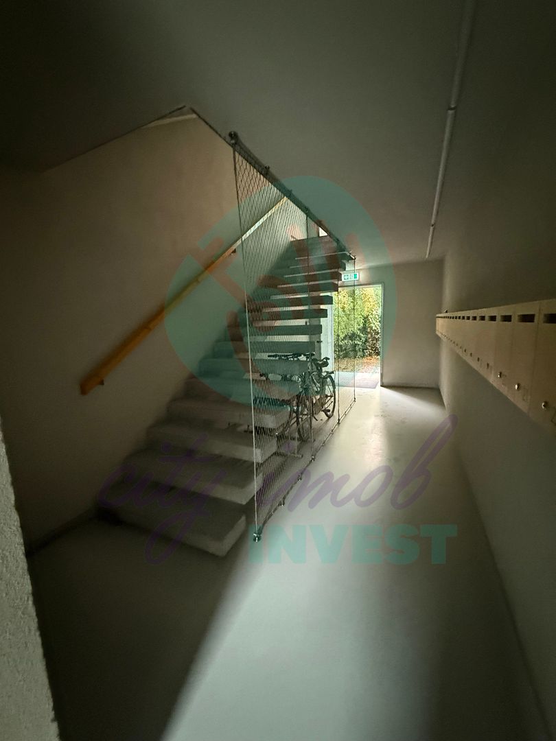 Apartament cu 2 camere, tip duplex, cu design industrial și personalitate - Poză 5