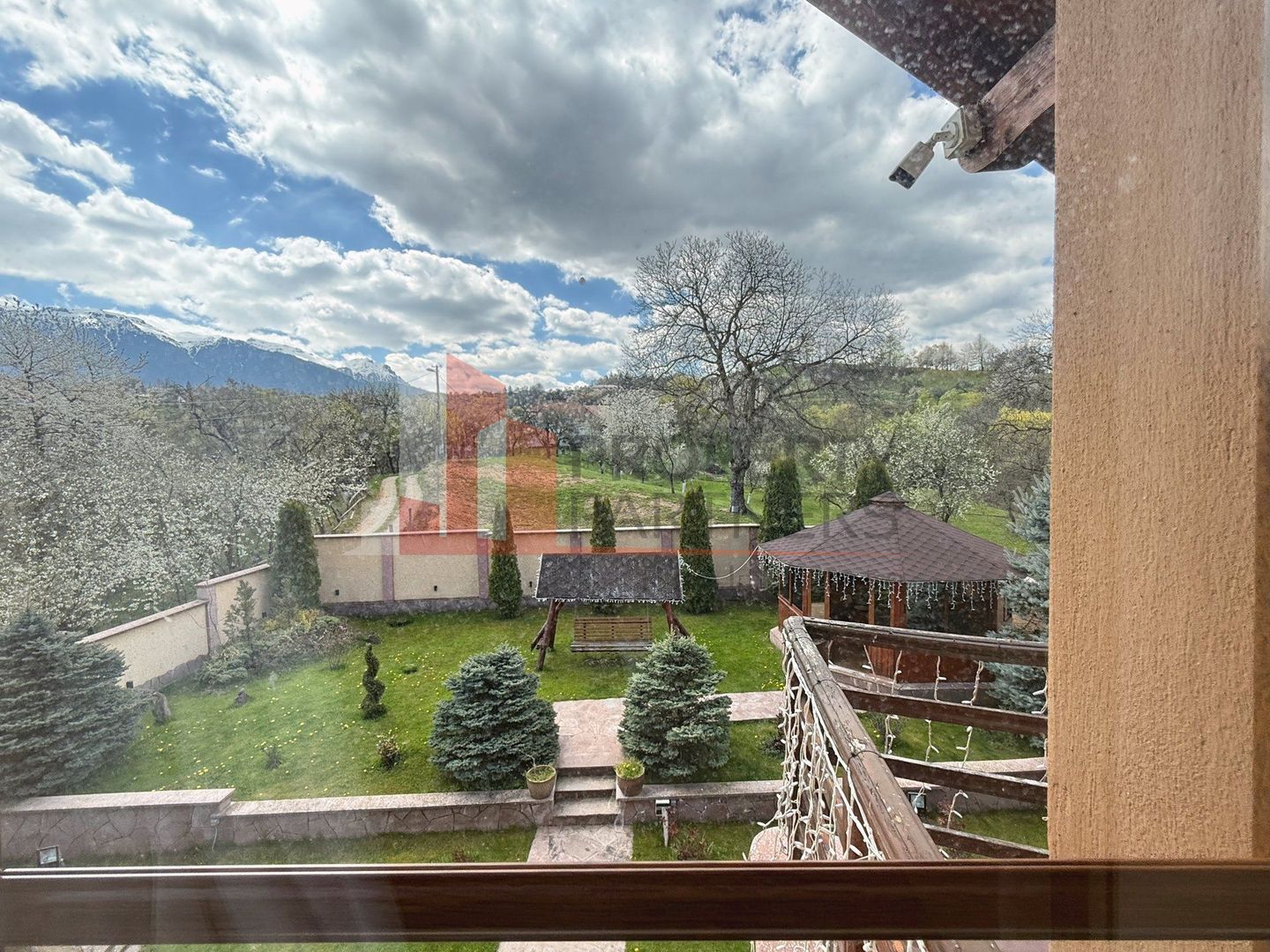 Casă 5 dormitoare + casă de oaspeți, priveliște Piatra Craiului, Sohodol-Bran - Poză 8