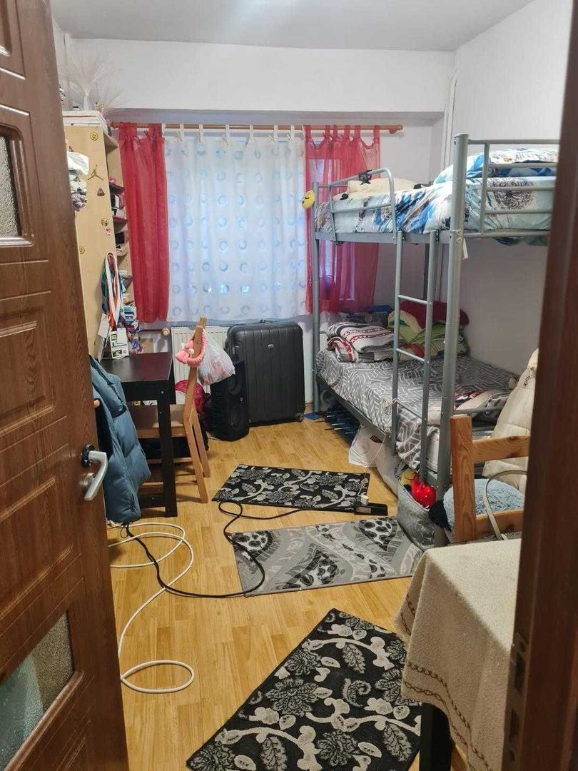 Vanzare Apartament 3 camere, 66 mp , parter, bloc reabilitat, Parcul Sebastian - Poză 2