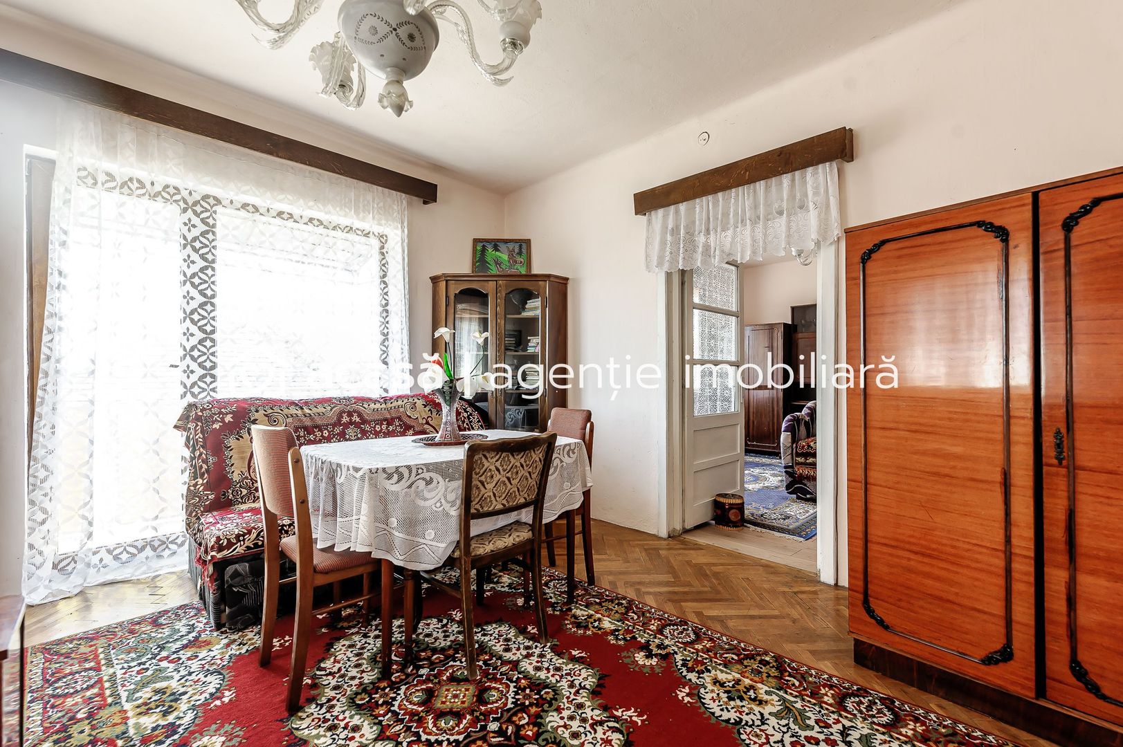 Casă cu 2 corpuri de clădire în Pecica, Arad. - Poză 12