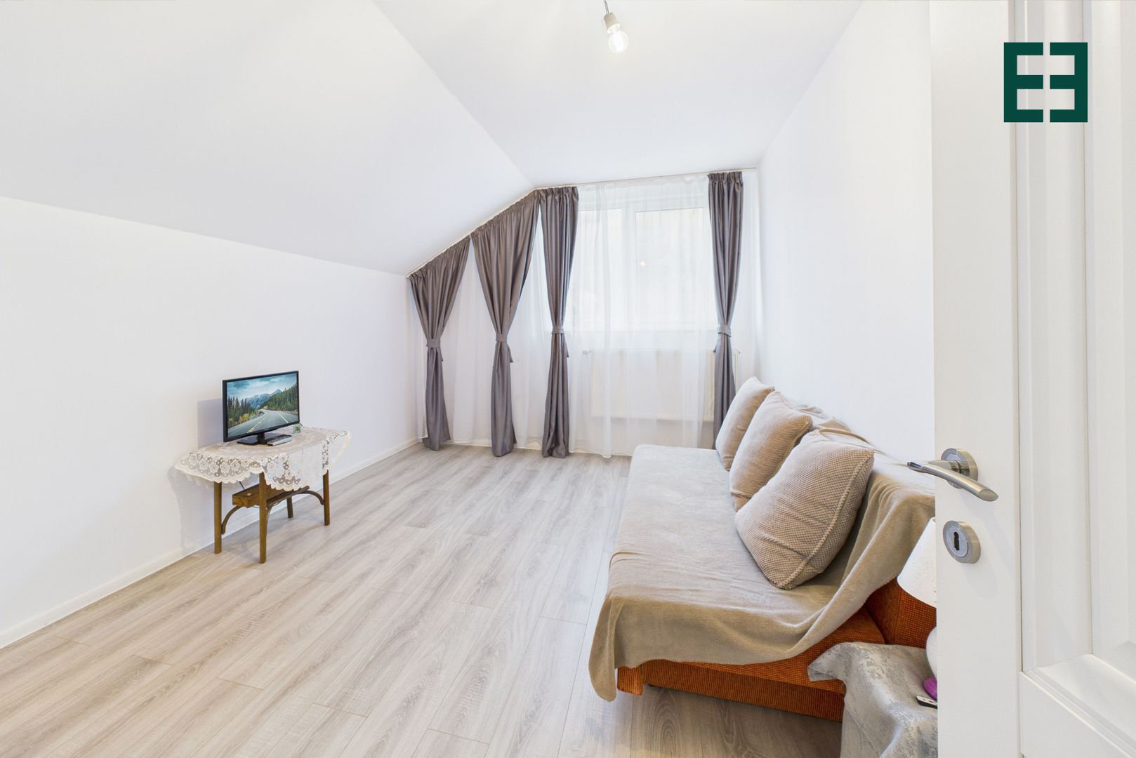 Casă nouă cu 5 camere - Localitatea Păuliș - DEVA - Poză 19