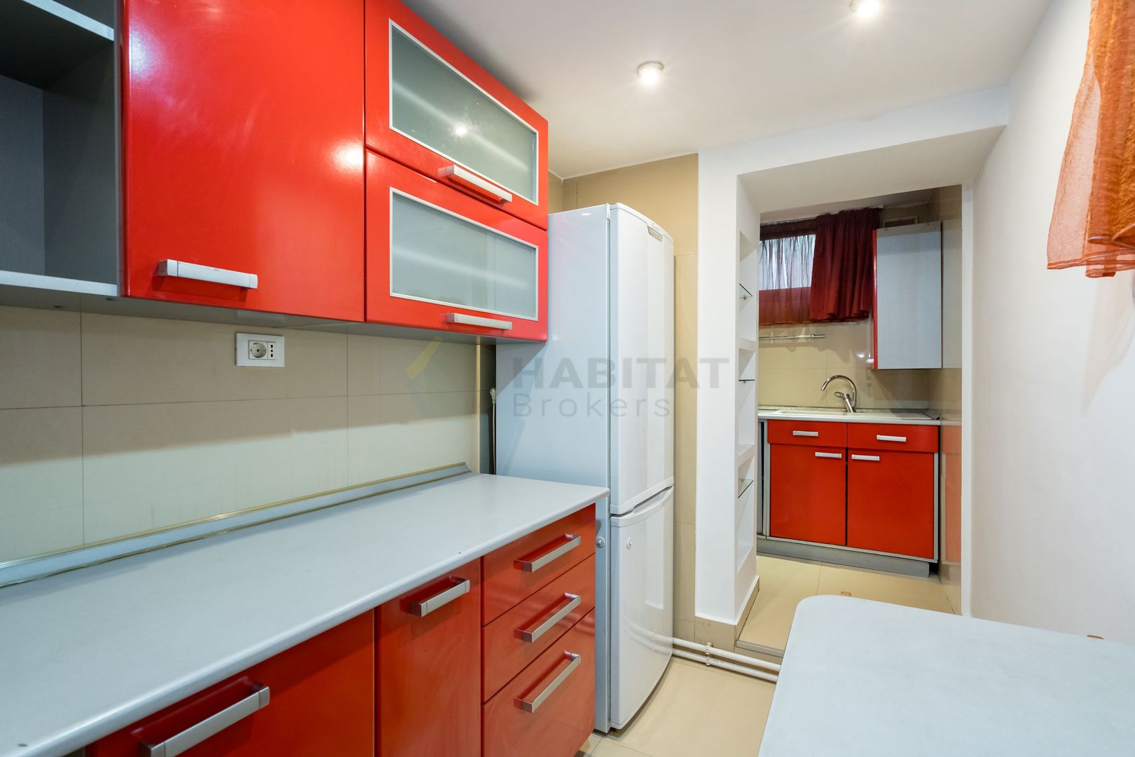 3 camere Zorileanu mobilat, la casa, demisol - Poză 14