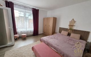 Proprietate ultracentrală cu 5 camere- str. Primăriei - Poză 3