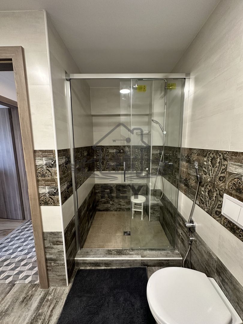 De inchiriat- Apartament 2 camere, zona centrala, 80 mp, bloc nou - Poză 19