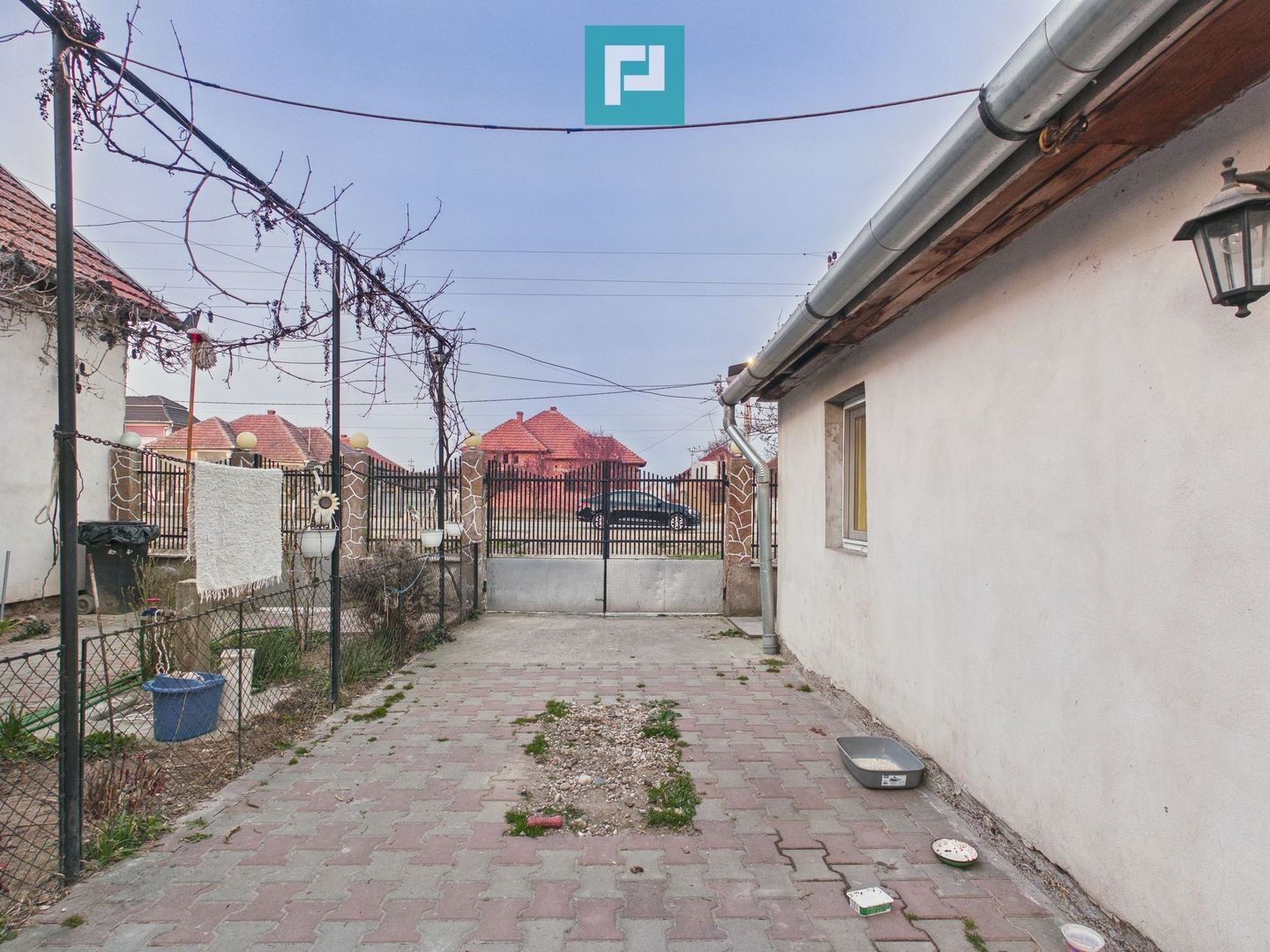 Casă cu 4 camere și 700 mp teren în Cermei - Poză 4