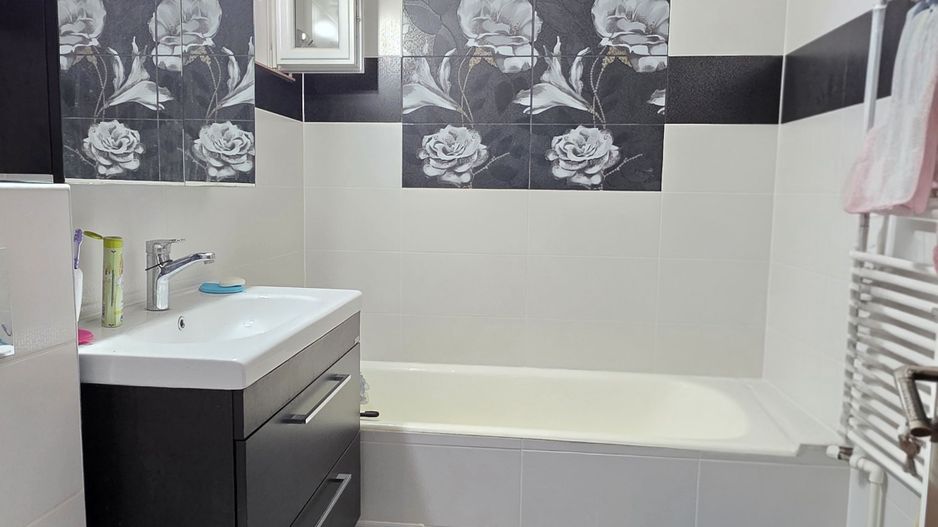 Apartament cu 3 camere, mobilat și utilat, VASLUI - zona AUTOMOMENT; - Poză 9