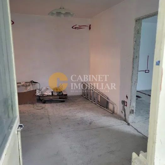 Ocazie Unică în Tătărași, Iași – Apartament cu 2 camere, gata de renovare - Poză 1