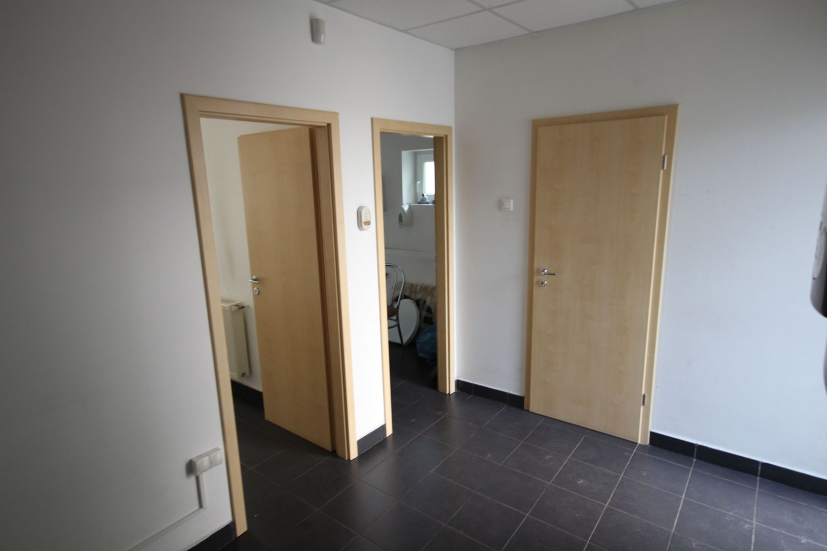 Cladire de birouri, SAD, parcare prorpie, clinica medicala - Poză 19