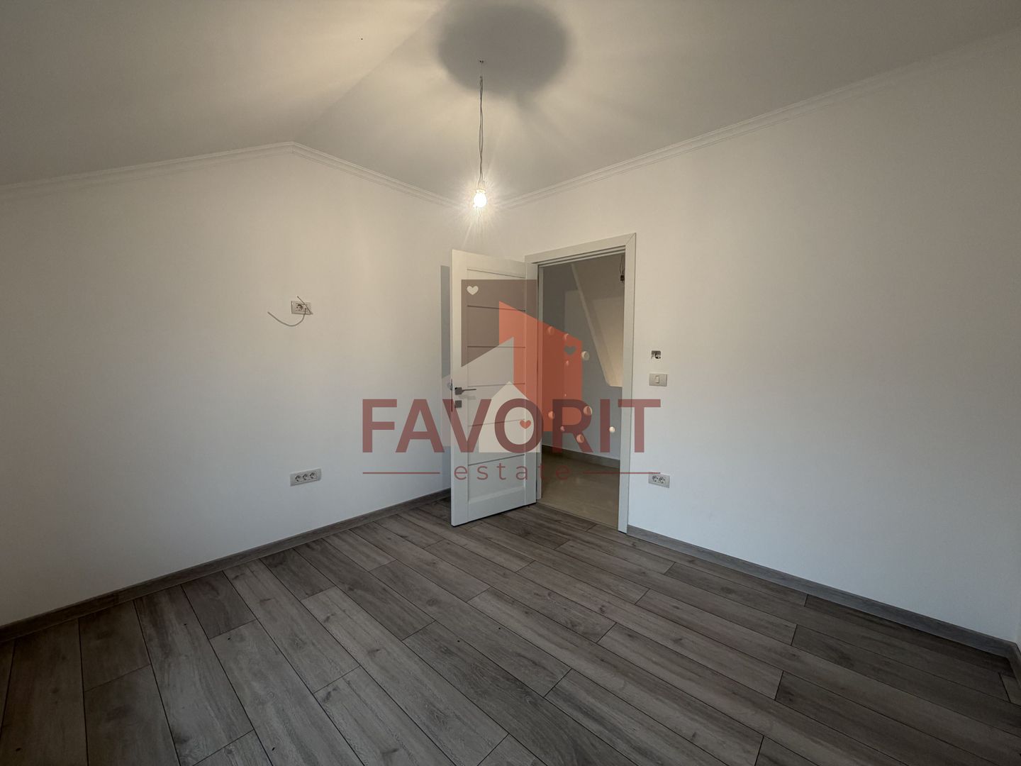 Casa individuala finalizata. Acces asfaltat - Poză 9