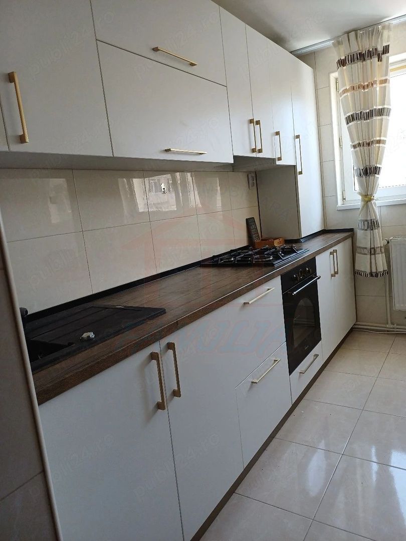 De închiriat apartament 2 camere decomandat | Micro 20 | 350 EURO/LUNA - Poză 1