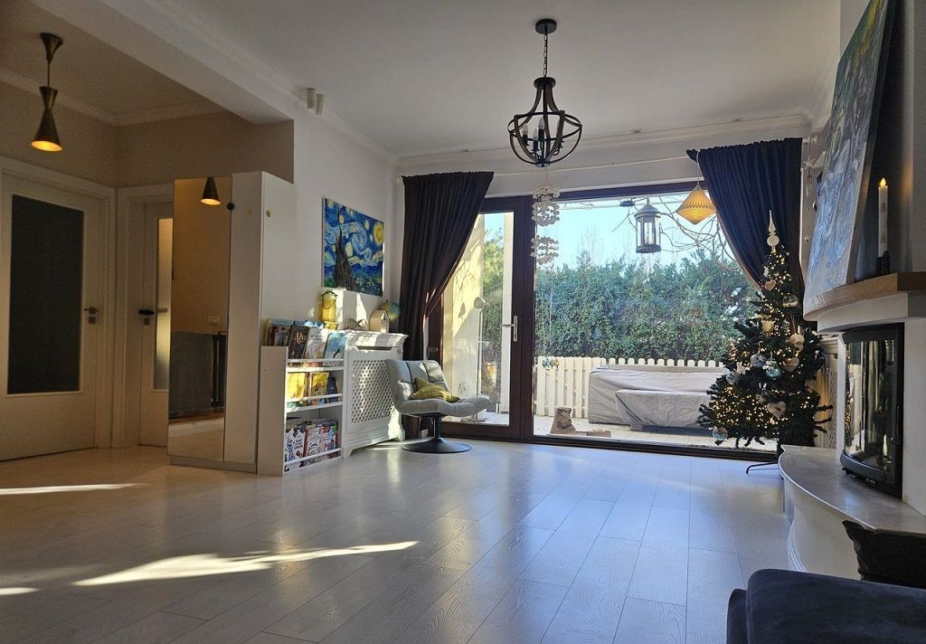 Casa 4 camere | Parcul Mogosoaia | Drum privat cu bariera | P+1+Pod | Semineu - Poză 1