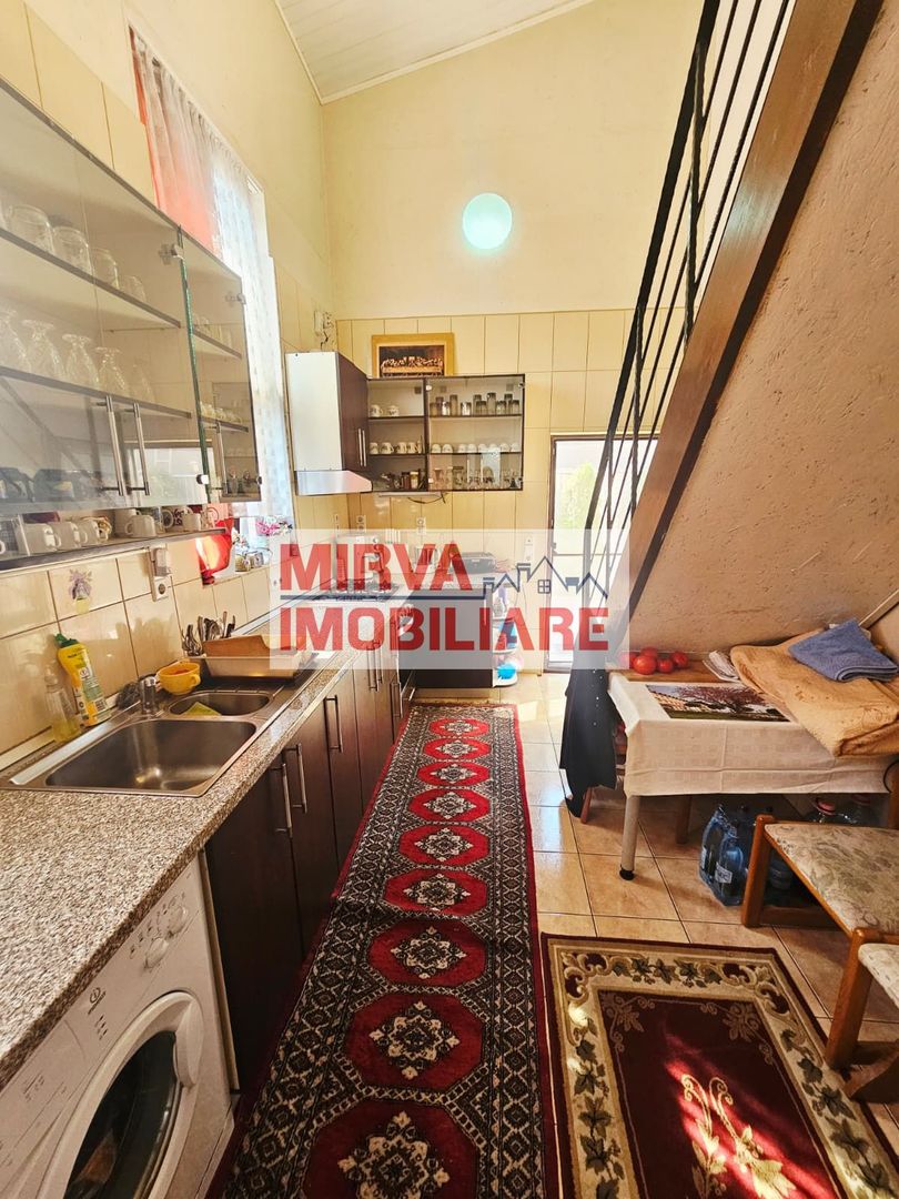 🏡 Casă spațioasă cu 9 camere în Strejnicu – pentru locuință, birouri - Poză 82