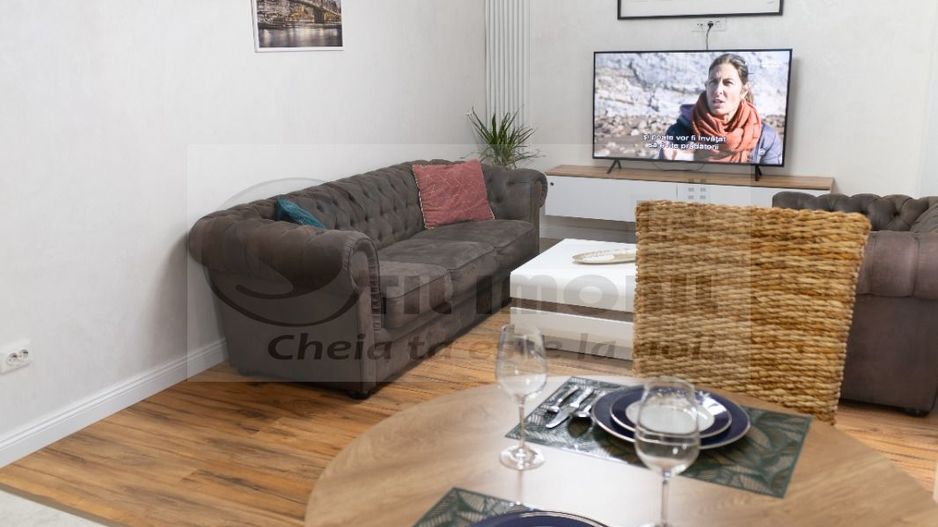 2 cam SD Royal Town, 56 mp, 2 balcoane, parcare, mobilat ,169.000 € - Poză 17