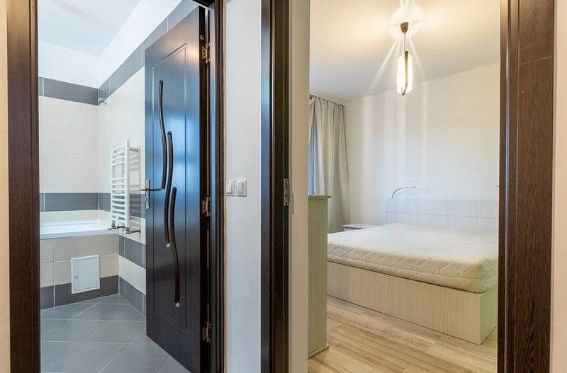 Vânzare apartament cu 2 camere, 62 mp utili, situat într-un imobil tip vilă - Poză 4