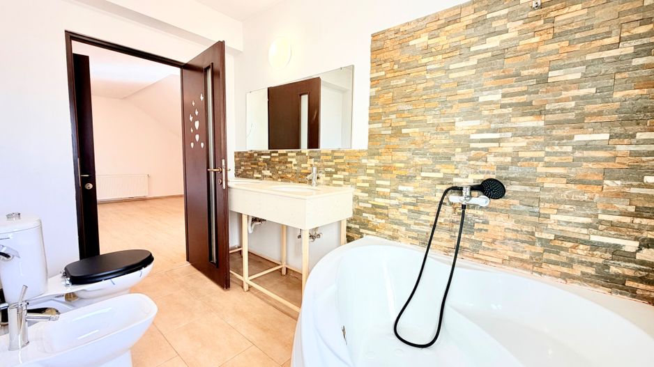 Duplex luminos si spațios, cu garaj, in zona Mehala - Ronat - Poză 12